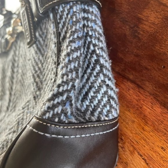 Coach Hamptons Blue Herringbone Tweed Bag F-11215 -- Never Used - Picture 6 of 6